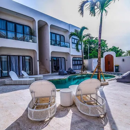 Wooden Charm 1BR Apartment with Pool at Balangan